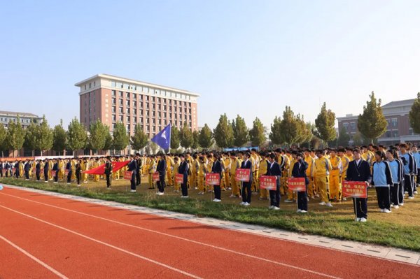 ɽͨ2025＾У԰˶ԲУµȼഺ